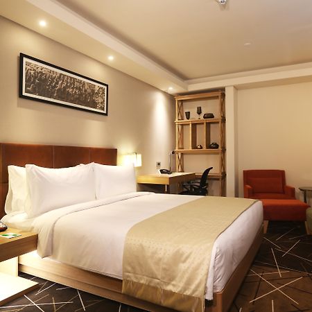 Holiday Inn Chennai Omr It Expressway By Ihg Exterior photo