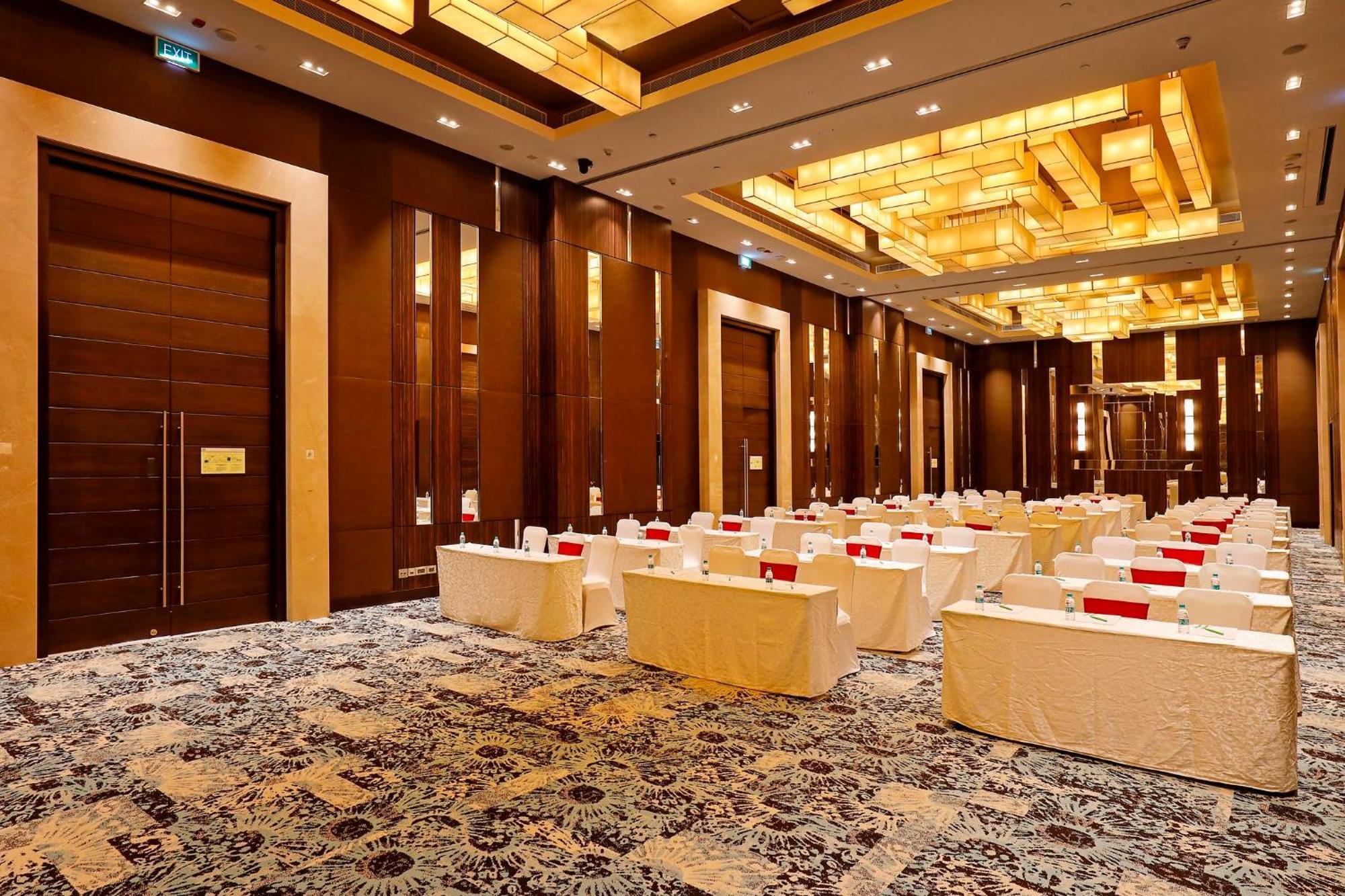 Holiday Inn Chennai Omr It Expressway By Ihg Exterior photo