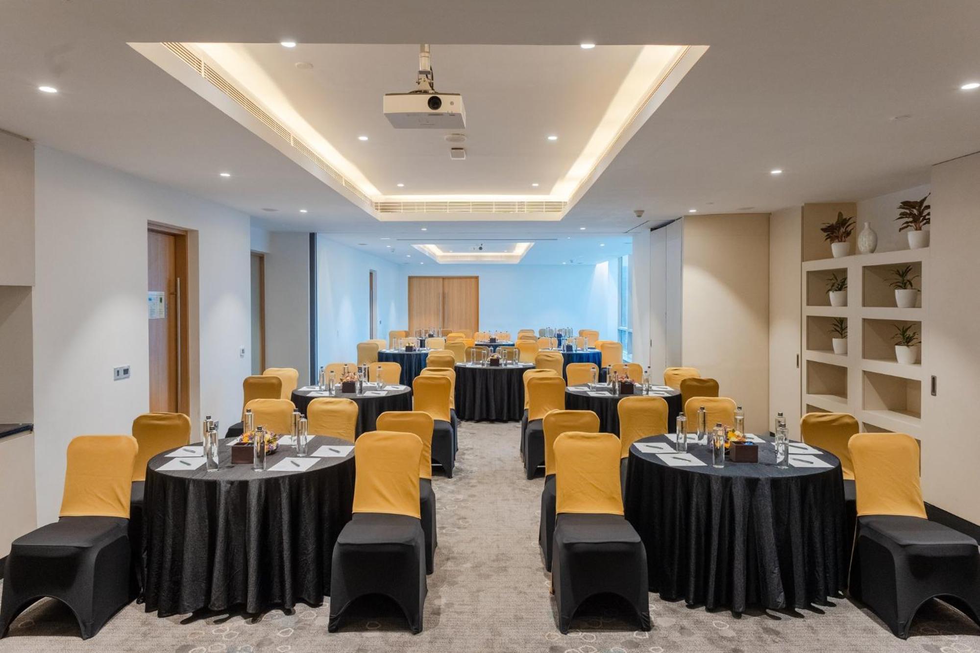 Holiday Inn Chennai Omr It Expressway By Ihg Exterior photo