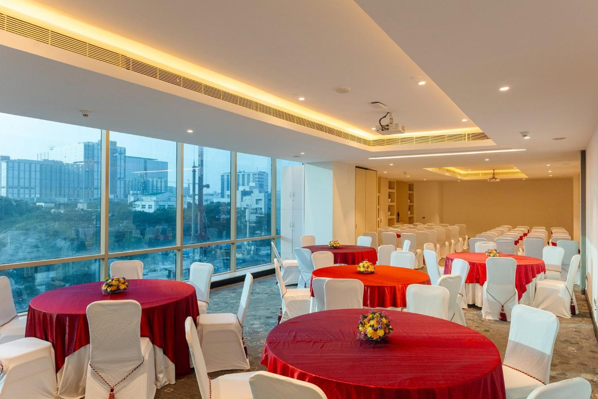 Holiday Inn Chennai Omr It Expressway By Ihg Exterior photo